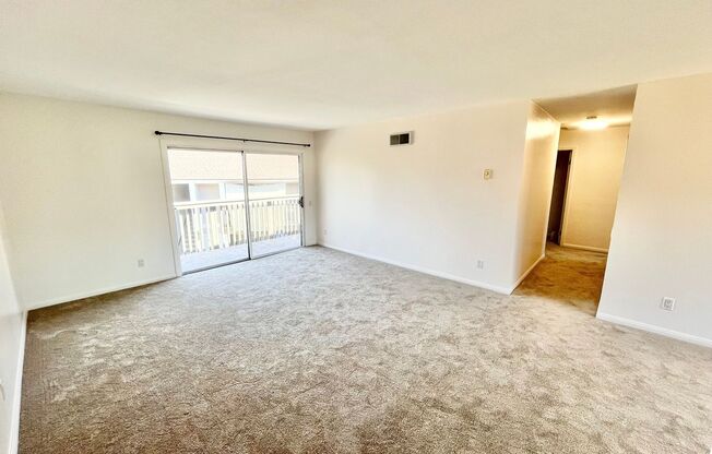 Beautiful 3B 2BA Condo in College Grove