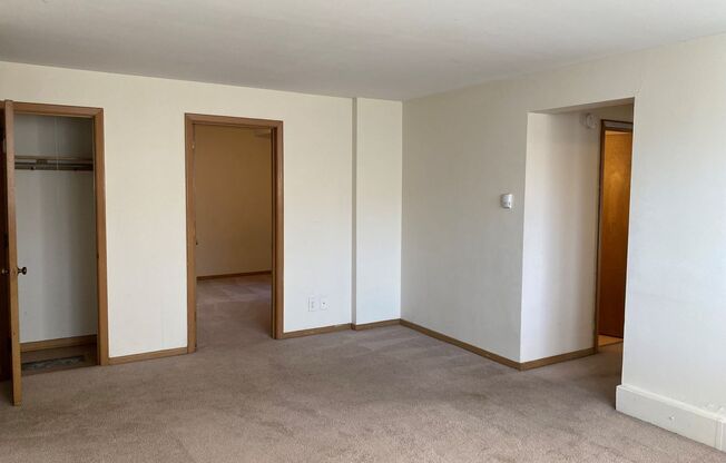 2 beds, 1 bath, 900 sqft, $1,195, Unit 1