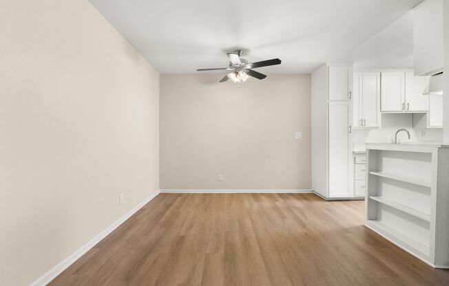 2 beds, 1 bath, 800 sqft, $2,050, Unit 4133-H