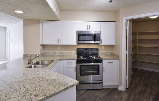 Apartments in Mableton GA with Spacious Walk-In Pantries