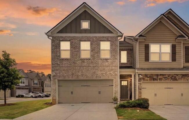 3 beds, 3 baths, 2,000 sqft, $2,800