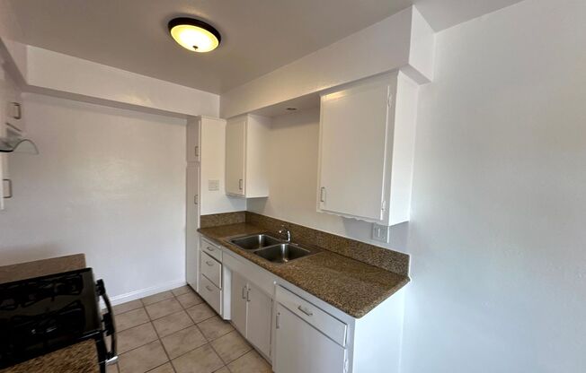 1 bed, 1 bath, 705 sqft, $1,795