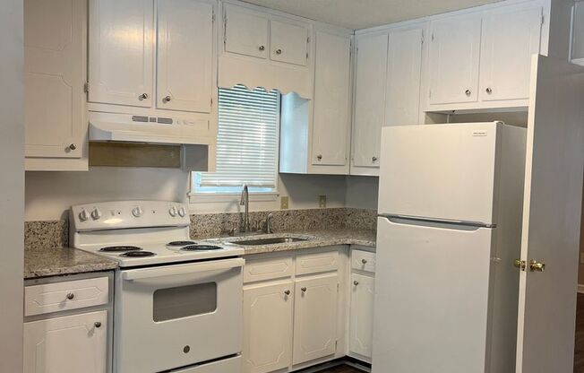 1 bed, 1 bath, 750 sqft, $1,125, Unit H2