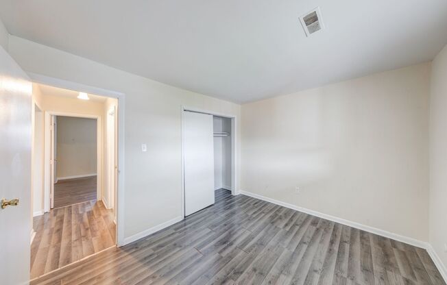 2 beds, 1 bath, 800 sqft, $1,199, Unit 8669F