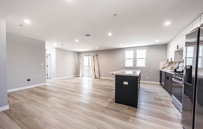 2223 S Highland
