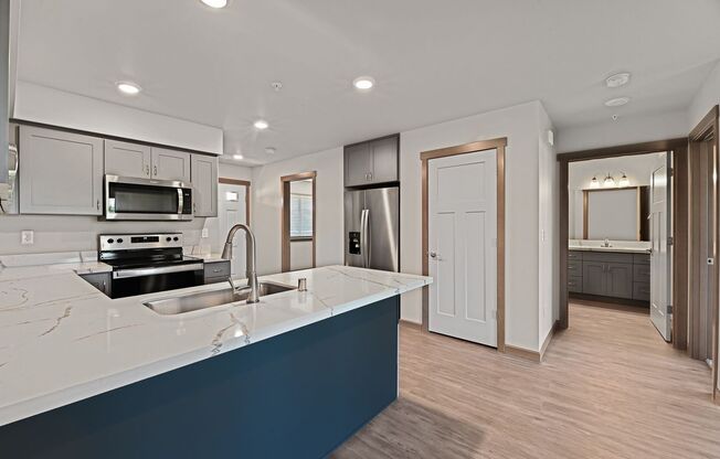 3 beds, 2 baths, 1,000 sqft, $2,150, Unit Unit 401