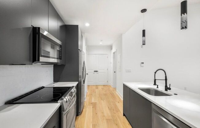 Stylish 2-Bed, 2-Bath Condo with Private Roof Deck in Passyunk Square