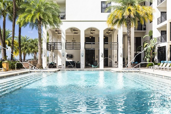 2 Bayshore Luxury Waterfront Apartments in Tampa