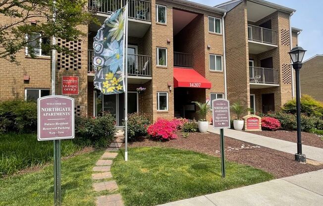 2 beds, 2 baths, 1,000 sqft, $1,990, Unit 14208 #202