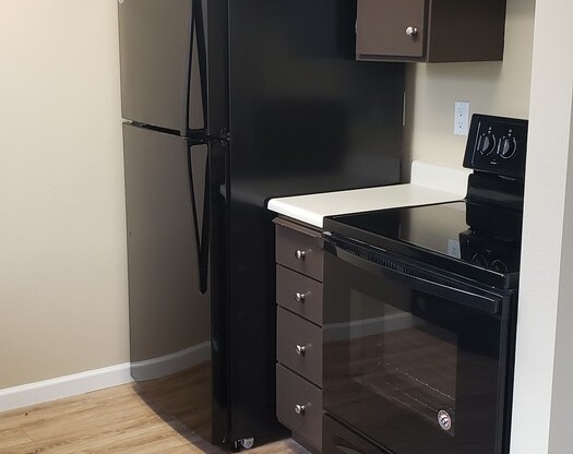 1 bed, 1 bath, $1,095, Unit # 20