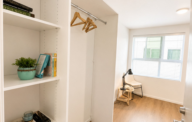 Studio, 1 bath, 176 sqft, $1,095, Unit 4320