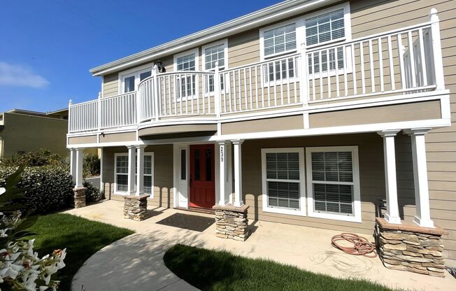 Beautiful 3 bedroom detached townhome with A/C