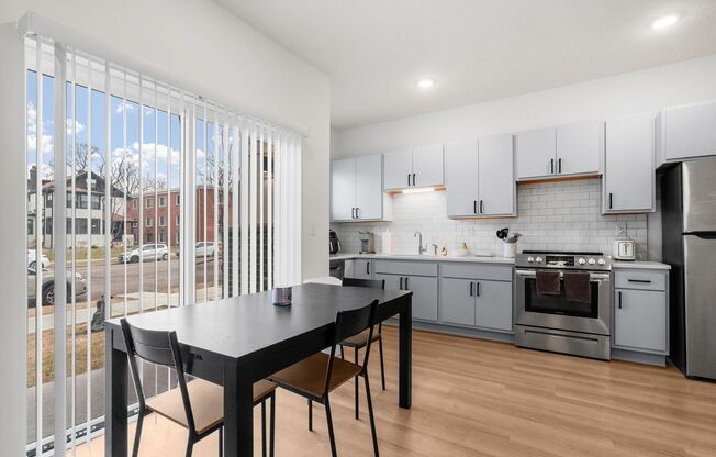 2 beds, 1 bath, 728 sqft, $1,635, Unit 406