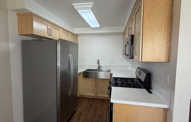 1 bed, 1 bath, 604 sqft, $2,160, Unit 0050