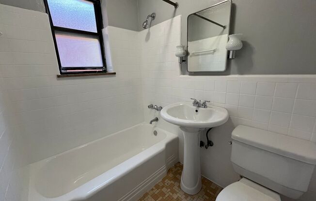 3 beds, 2 baths, 1,300 sqft, $2,499, Unit 6224 Fifth Ave. #113G
