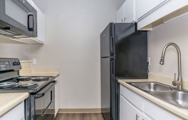 2 beds, 1 bath, 740 sqft, $1,185, Unit 1216-104