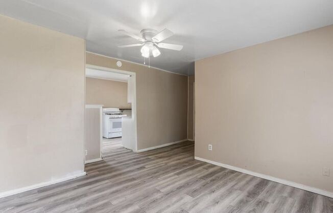 3806 W ADMIRAL BLVD