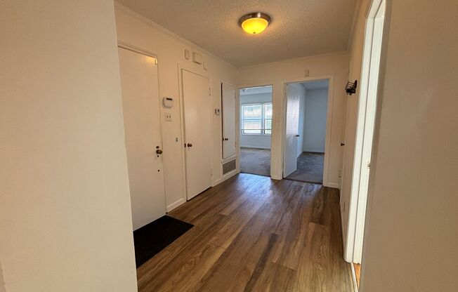 2 beds, 1 bath, $3,400