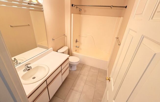 1 bed, 1 bath, 982 sqft, $1,142, Unit 07-203