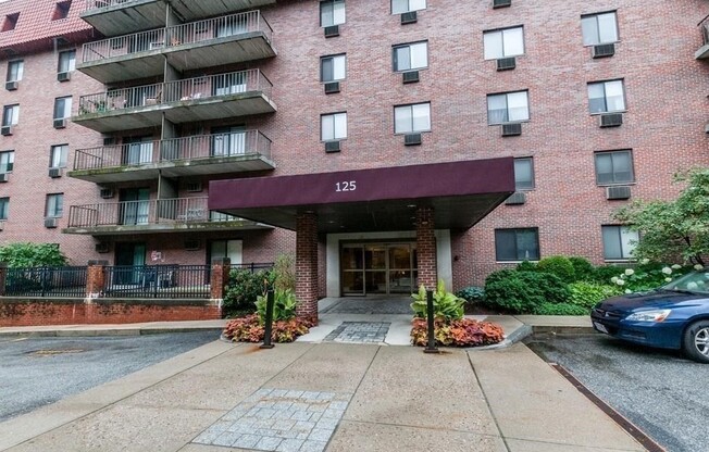 2 beds, 2 baths, 1,115 sqft, $4,200, Unit 211