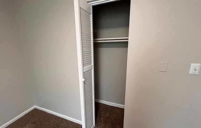 2 beds, 1 bath, 800 sqft, $899, Unit 106