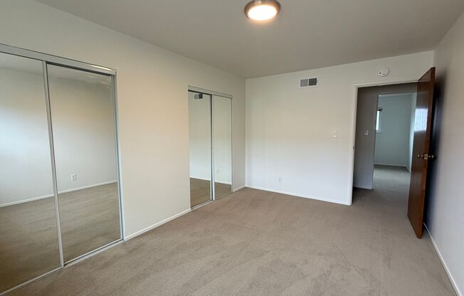 3 beds, 1 bath, $2,900, Unit 2053 Central Ave G (LO)