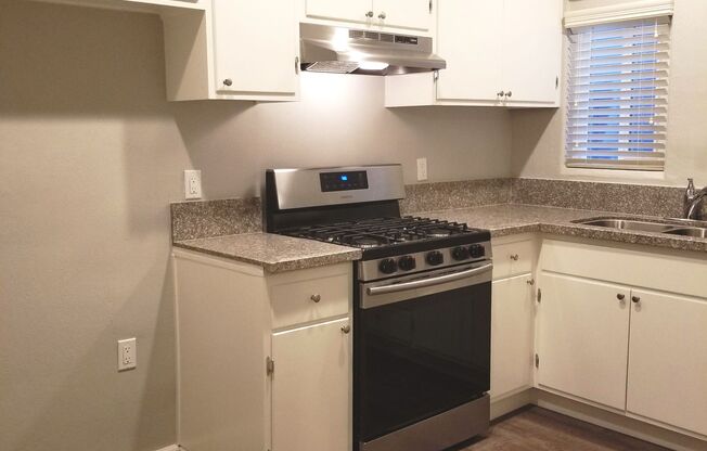 2443 Palm Place 1 Bed1 Bath $1775