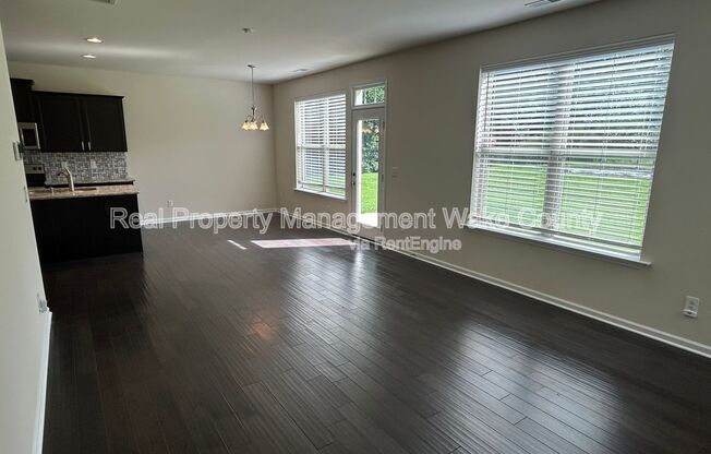 238 LYNN DR