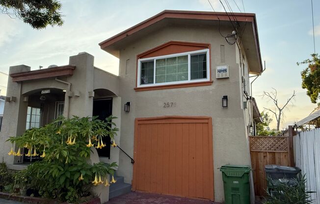 EPIC REA: Charming 2 Bed/ 1 Bath Home in Oakland’s Foothill Neighboorhood