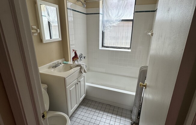 7722 North Marshfield Ave.