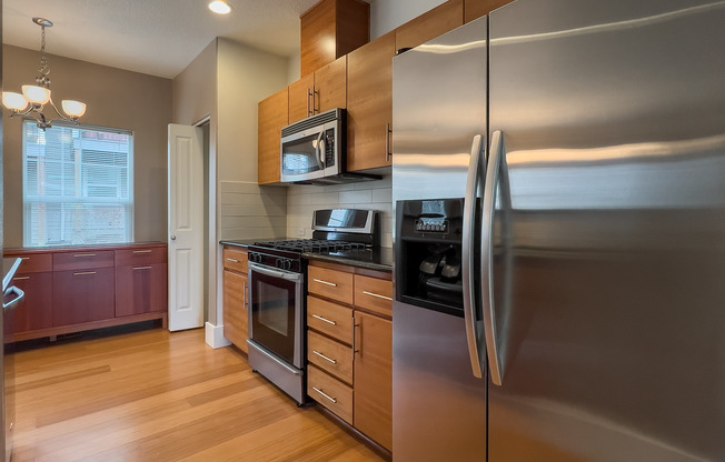 Enjoy this 3 Bedroom 2.5 Bathroom End Townhome ~ 2 Car Garage + Washer & Dryer! Great Cedar Mill Location near Nike, Cedar Mill Elementary, Sunset HS and St. Vincent Hospital!