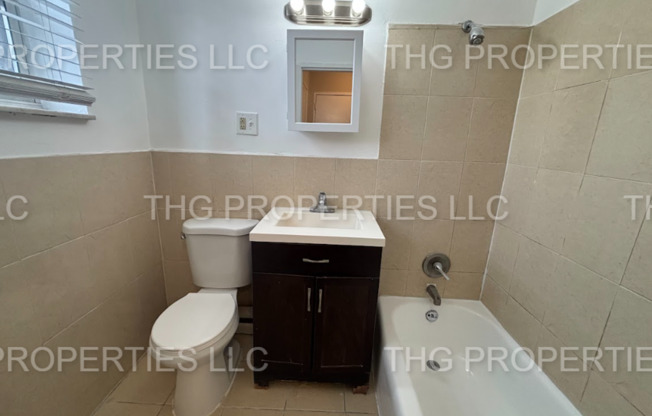 315 W 8th