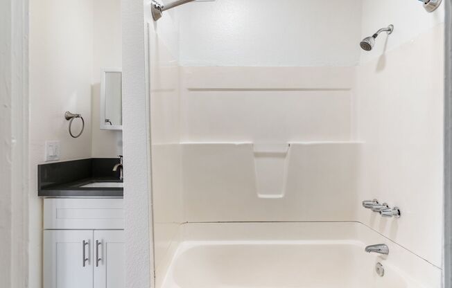Studio, 1 bath, 354 sqft, $1,495, Unit 201