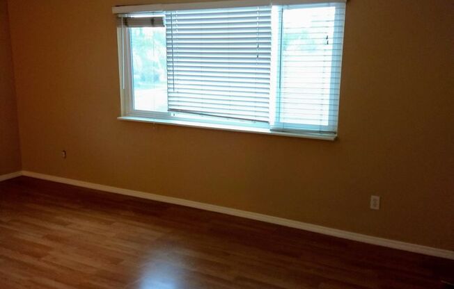 2 beds, 1 bath, 1,100 sqft, $2,200, Unit 3543 Grim Ave