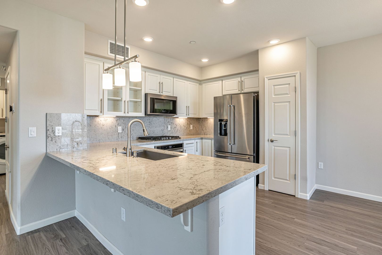 Modern 3BD Communications Hill End Unit | EV Charger | City Views