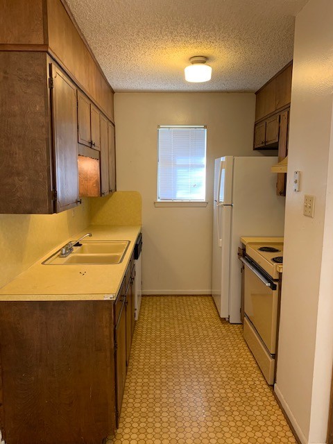 1 bed, 1 bath, 600 sqft, $650, Unit 102