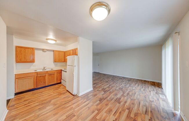 2 beds, 1 bath, 830 sqft, $1,099, Unit 8625C