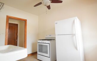 1 bed, 1 bath, 575 sqft, $975, Unit 8