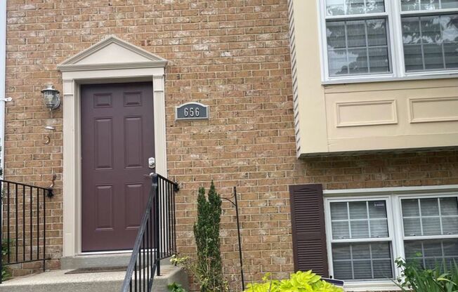 Interesting on Ivy League - Updated Townhouse in Rockville - 4 + 3.5