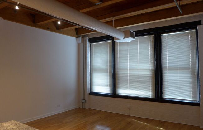 Studio, 1 bath, 550 sqft, $1,695, Unit 405