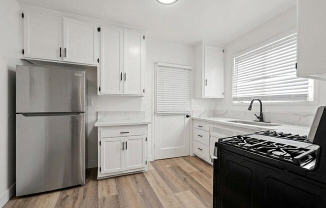 4320 SANTA ROSALIA DR
