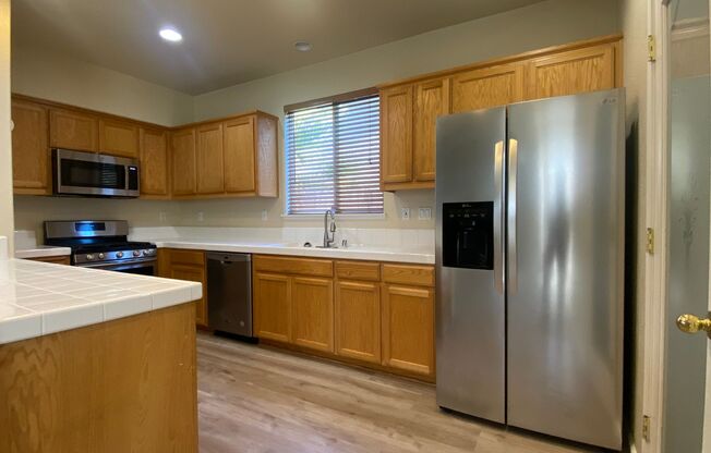NOW AVAILABLE FOR IMMEDIATE MOVE IN.. FRESH & CLEAN 4 BED, 3 BATHS, 2 CAR GARAGE IN NATOMAS PARK
