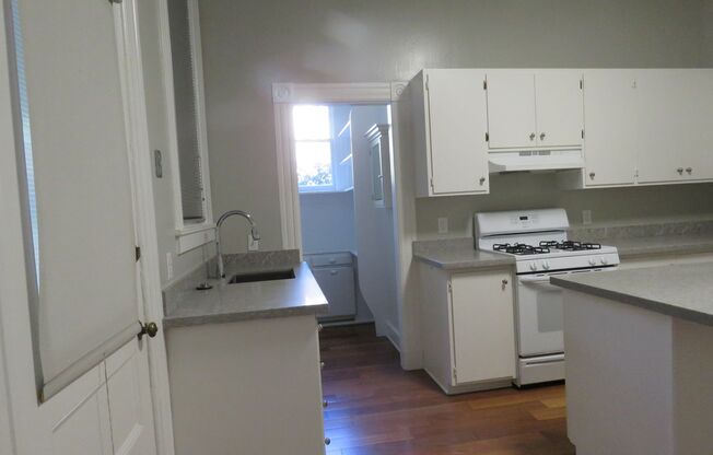 1 bed, 1 bath, $3,100, Unit 3