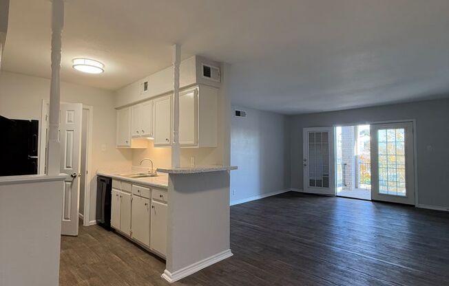 2 beds, 2 baths, 931 sqft, $1,225, Unit 02-0206