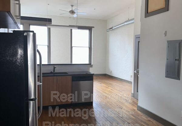 1322 W Broad St