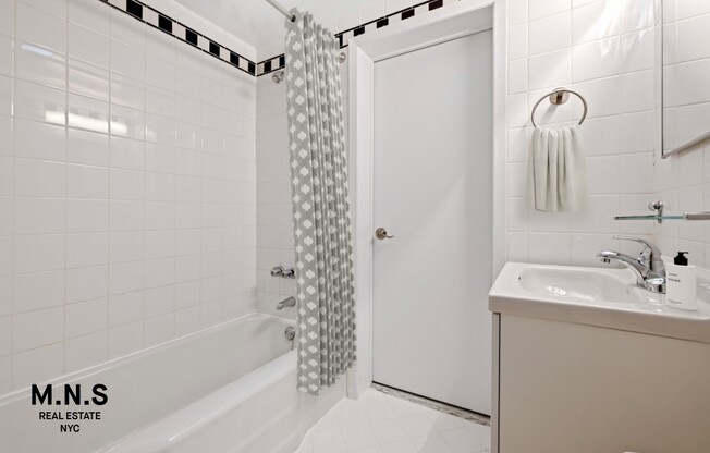 Studio, 1 bath, $3,415, Unit 14-C02