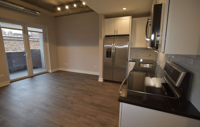 2 beds, 2 baths, 976 sqft, $4,275, Unit 3833-722