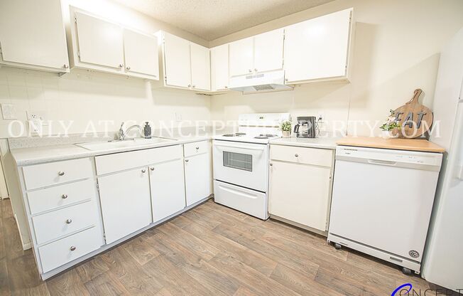 2 beds, 1 bath, 935 sqft, $1,275, Unit 59