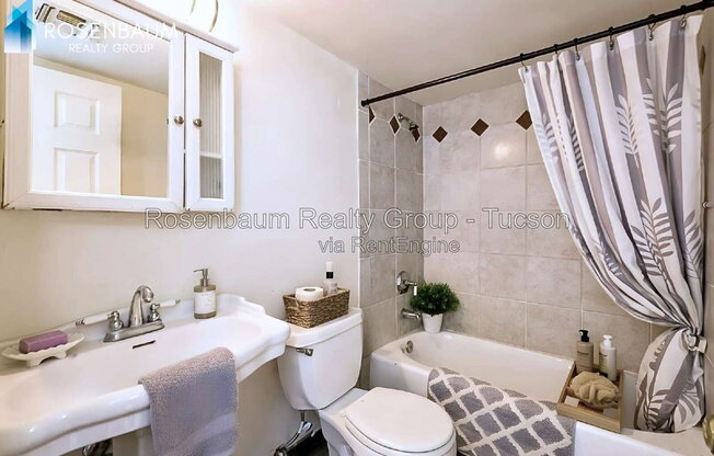 1 bed, 1 bath, 570 sqft, $579, Unit 206