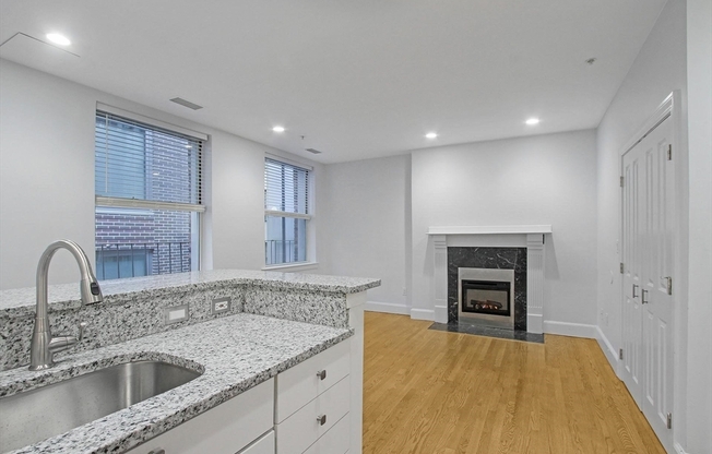 140 BOYLSTON ST